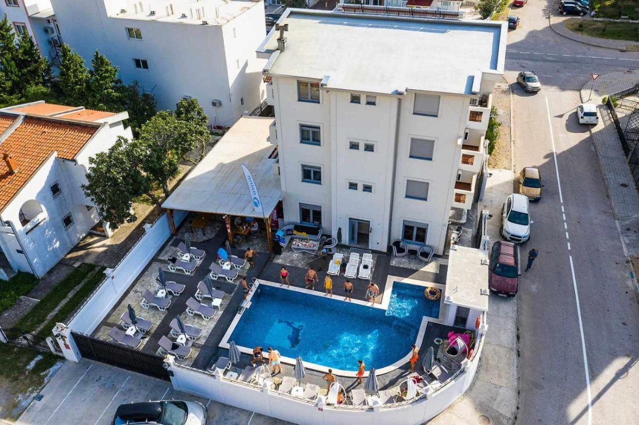 Delfin Apartments Sutomore Extérieur photo