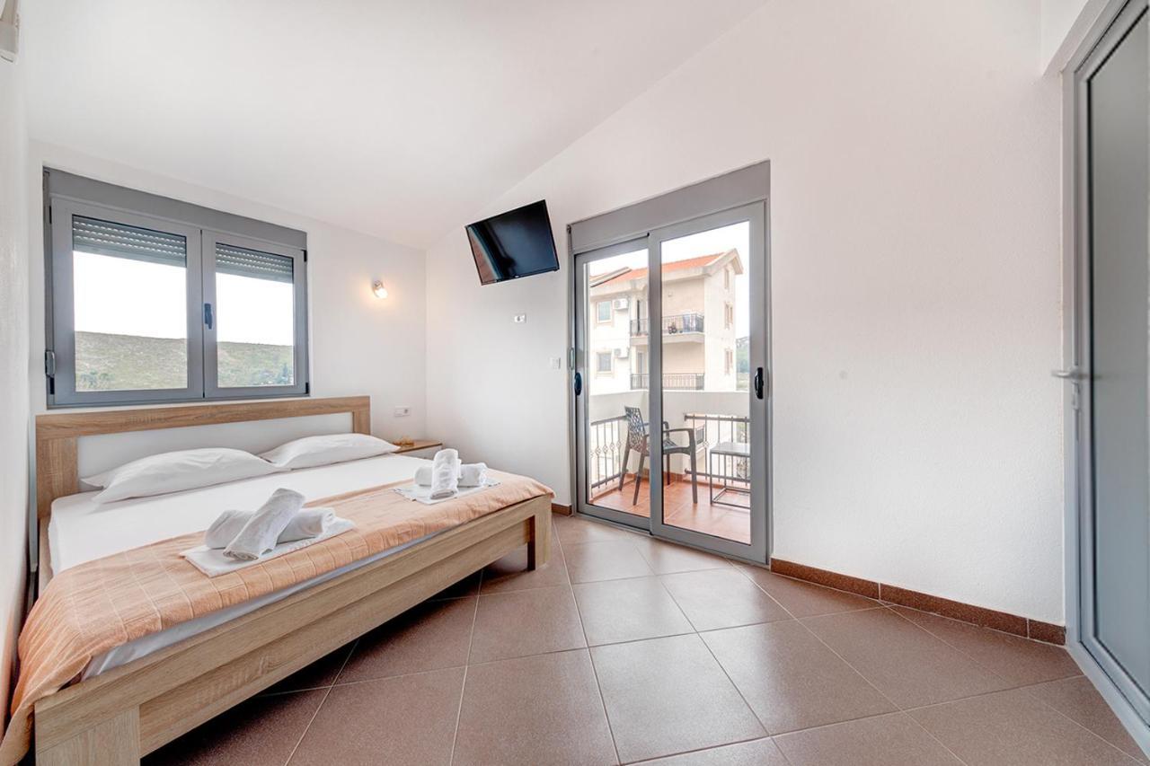 Delfin Apartments Sutomore Extérieur photo
