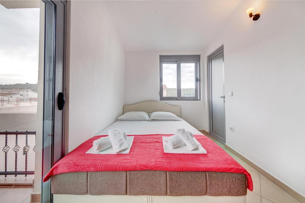 Delfin Apartments Sutomore Extérieur photo