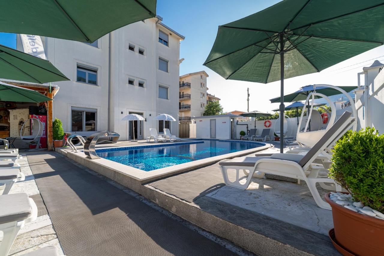 Delfin Apartments Sutomore Extérieur photo
