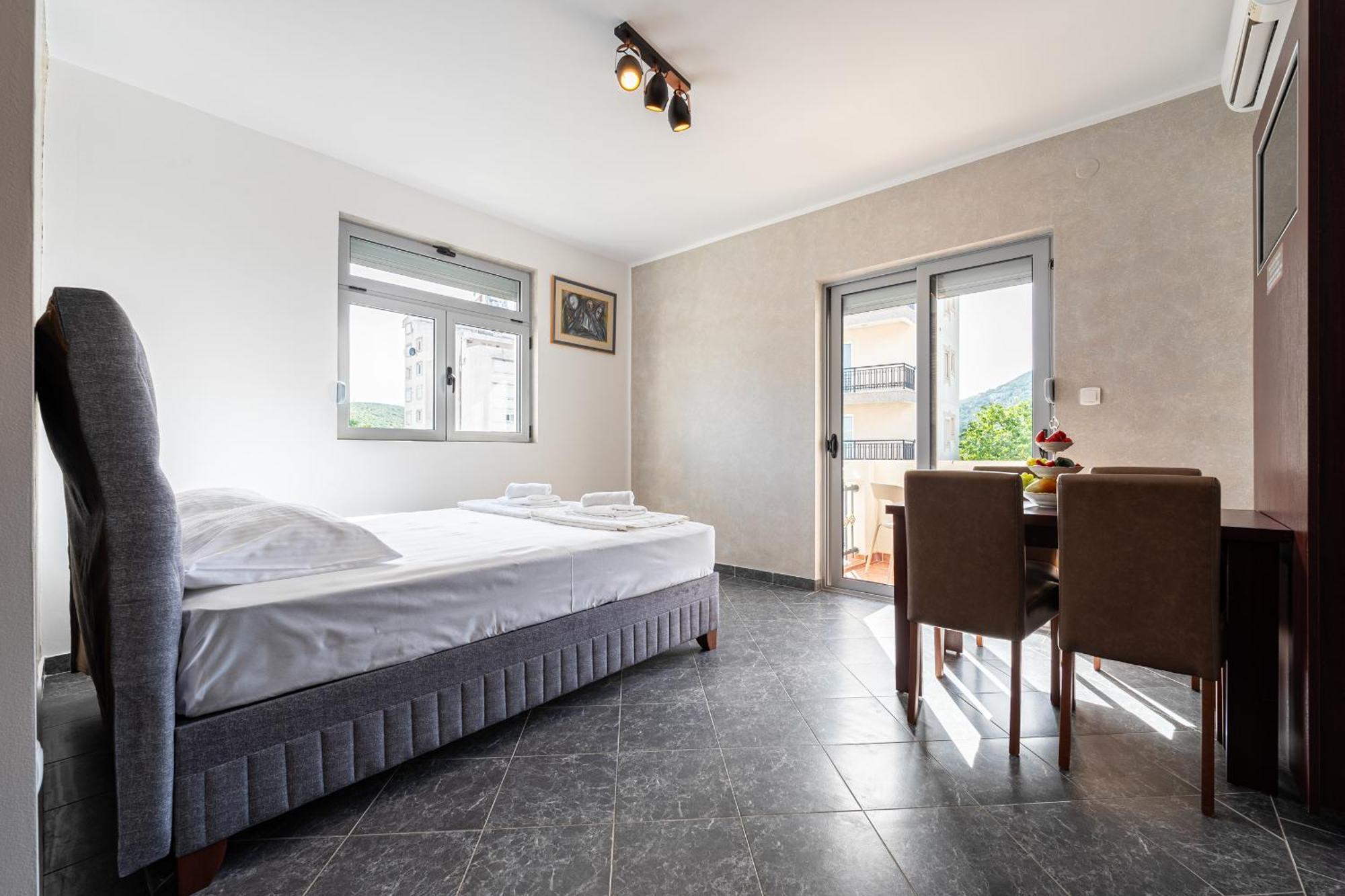 Delfin Apartments Sutomore Extérieur photo